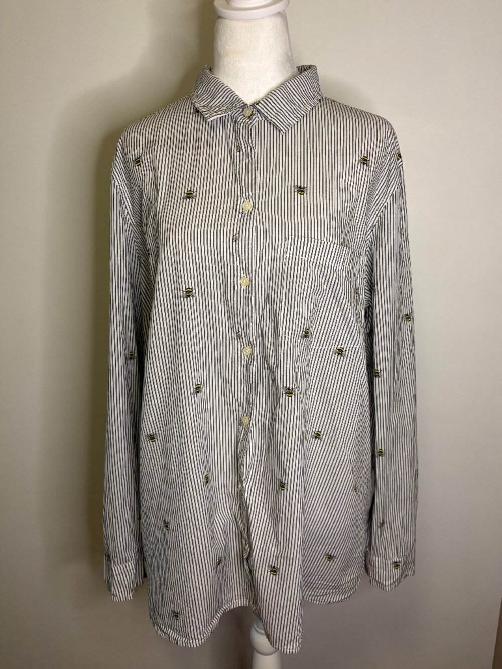 Women's Old Navy Bee Print Blouse